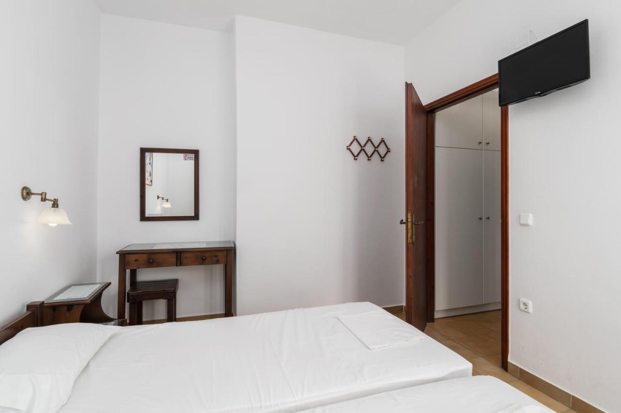Tilemachos Rooms & Studios Adámasz Kültér fotó