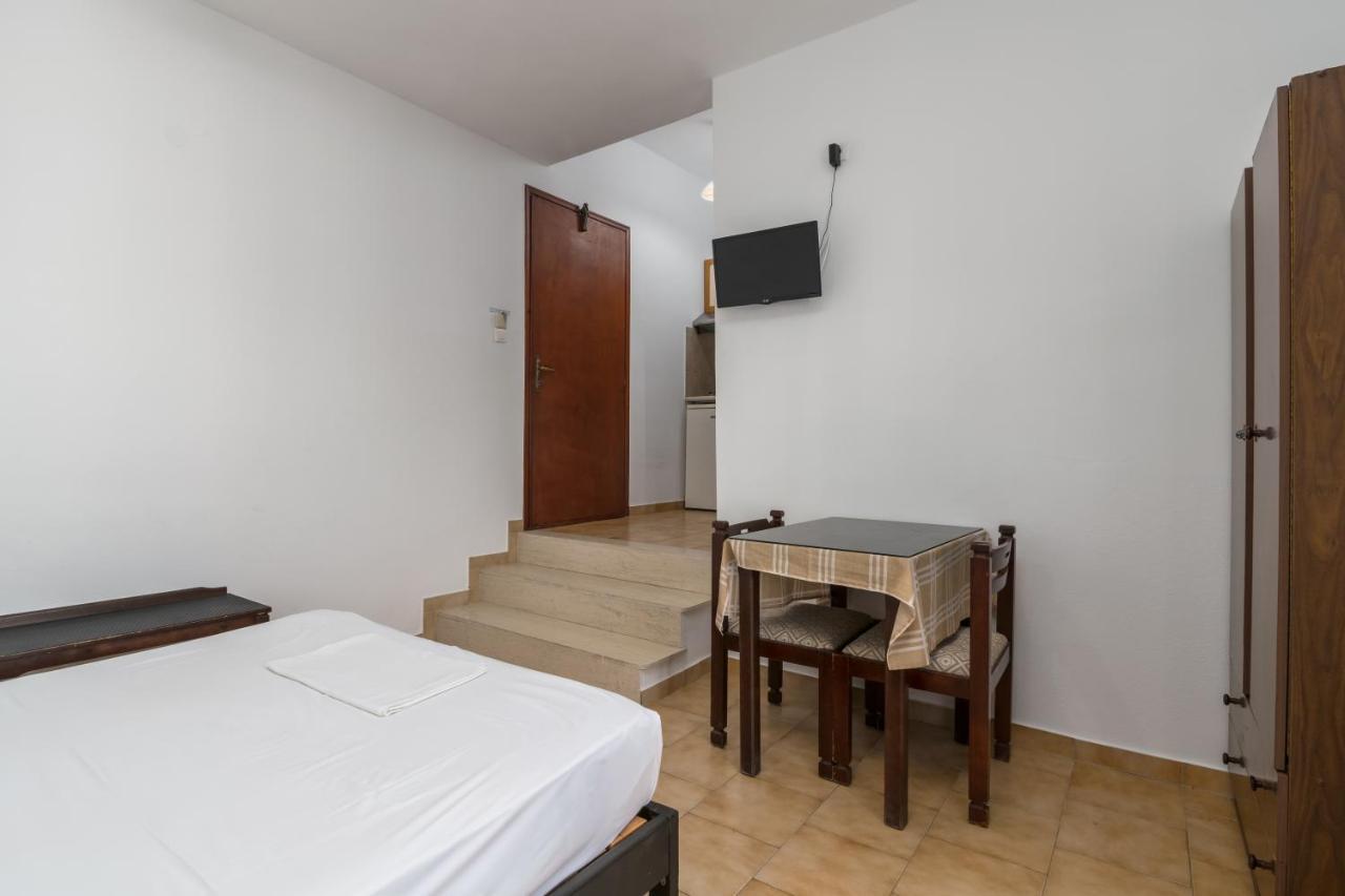 Tilemachos Rooms & Studios Adámasz Kültér fotó